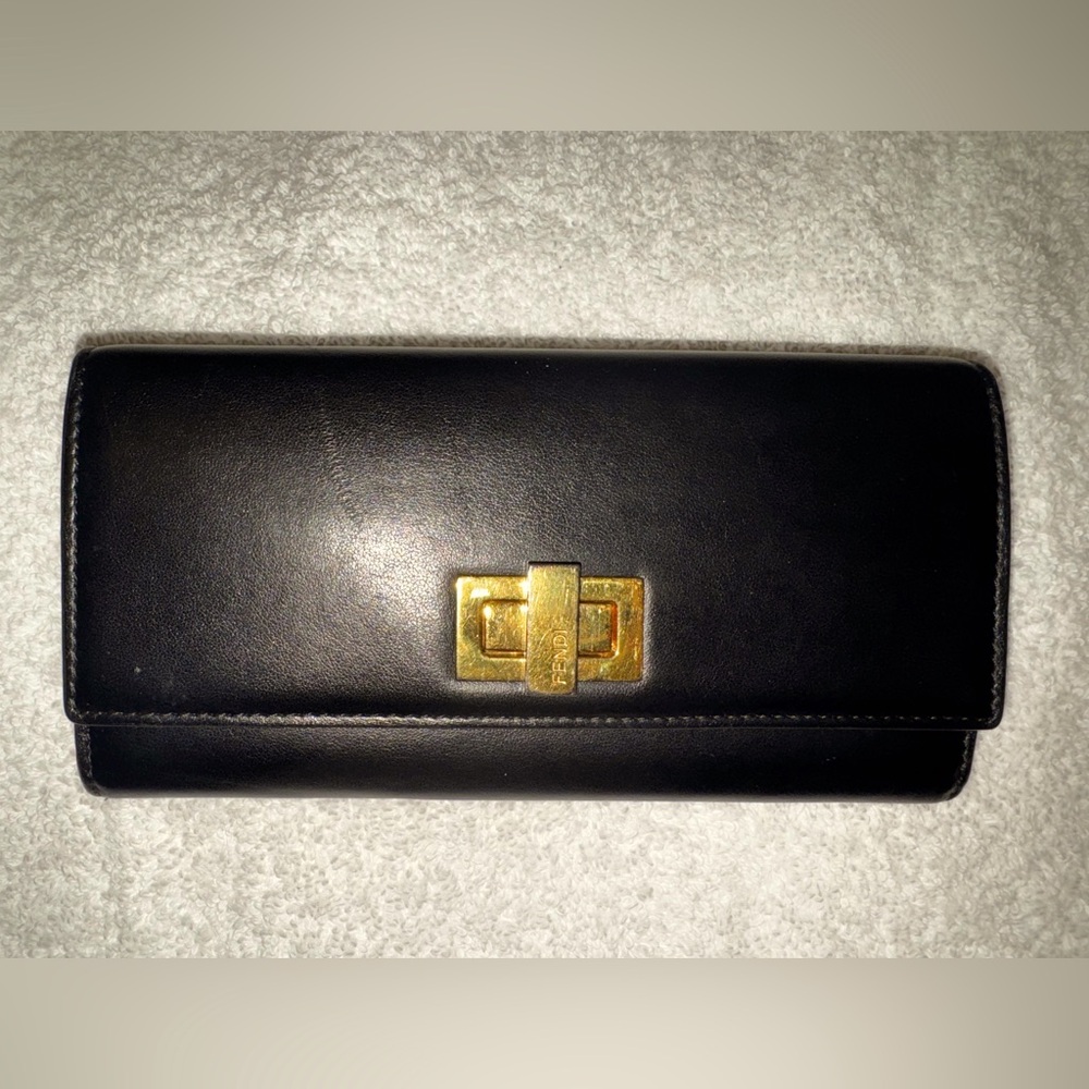 Fendi Peekaboo Continental long wallet with dust bag and certificate card. - Picture 1 of 16